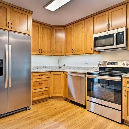 Newly Remodeled Apartment On Main Street In Saluda Екстериор снимка