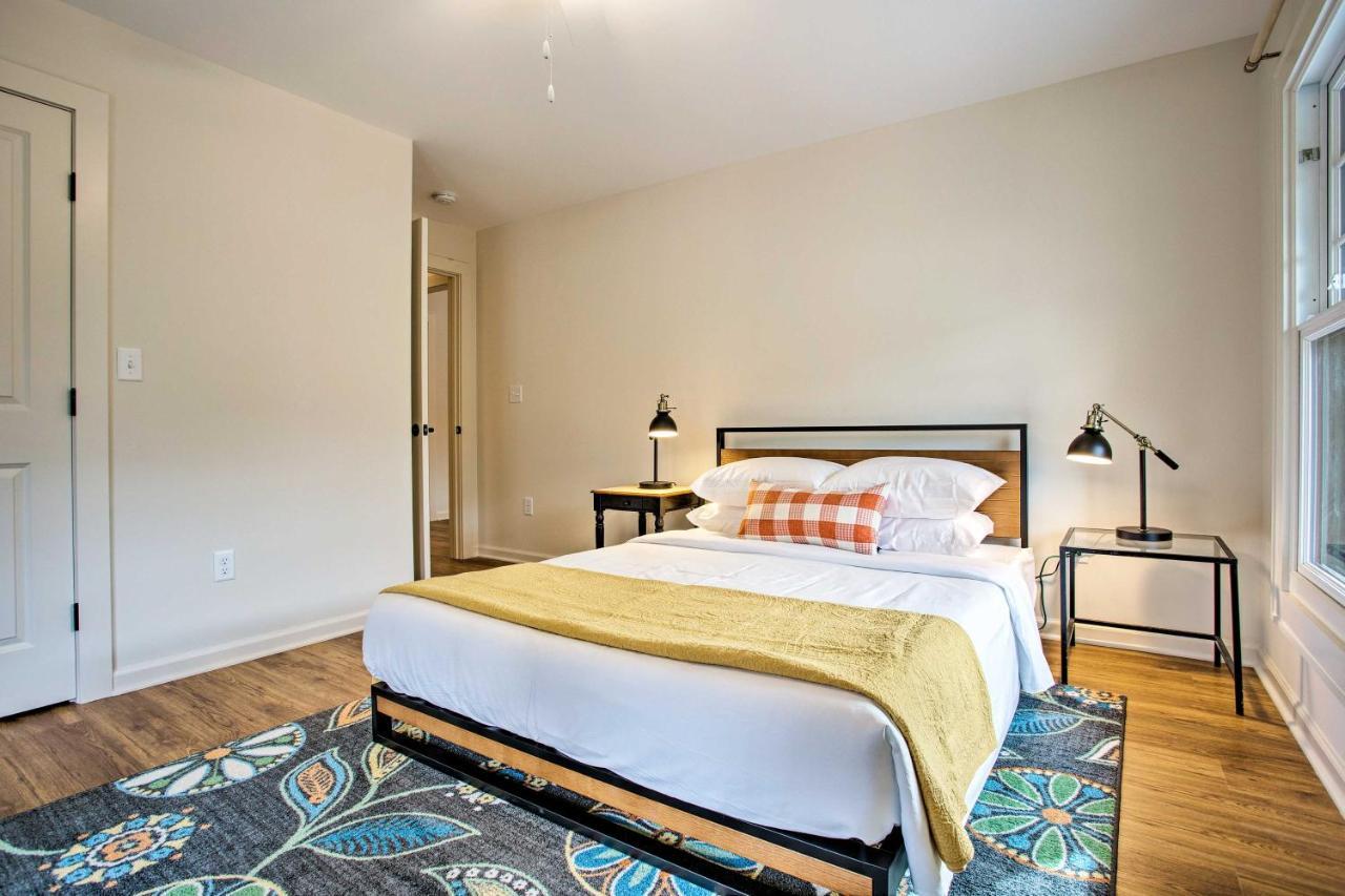 Newly Remodeled Apartment On Main Street In Saluda Екстериор снимка